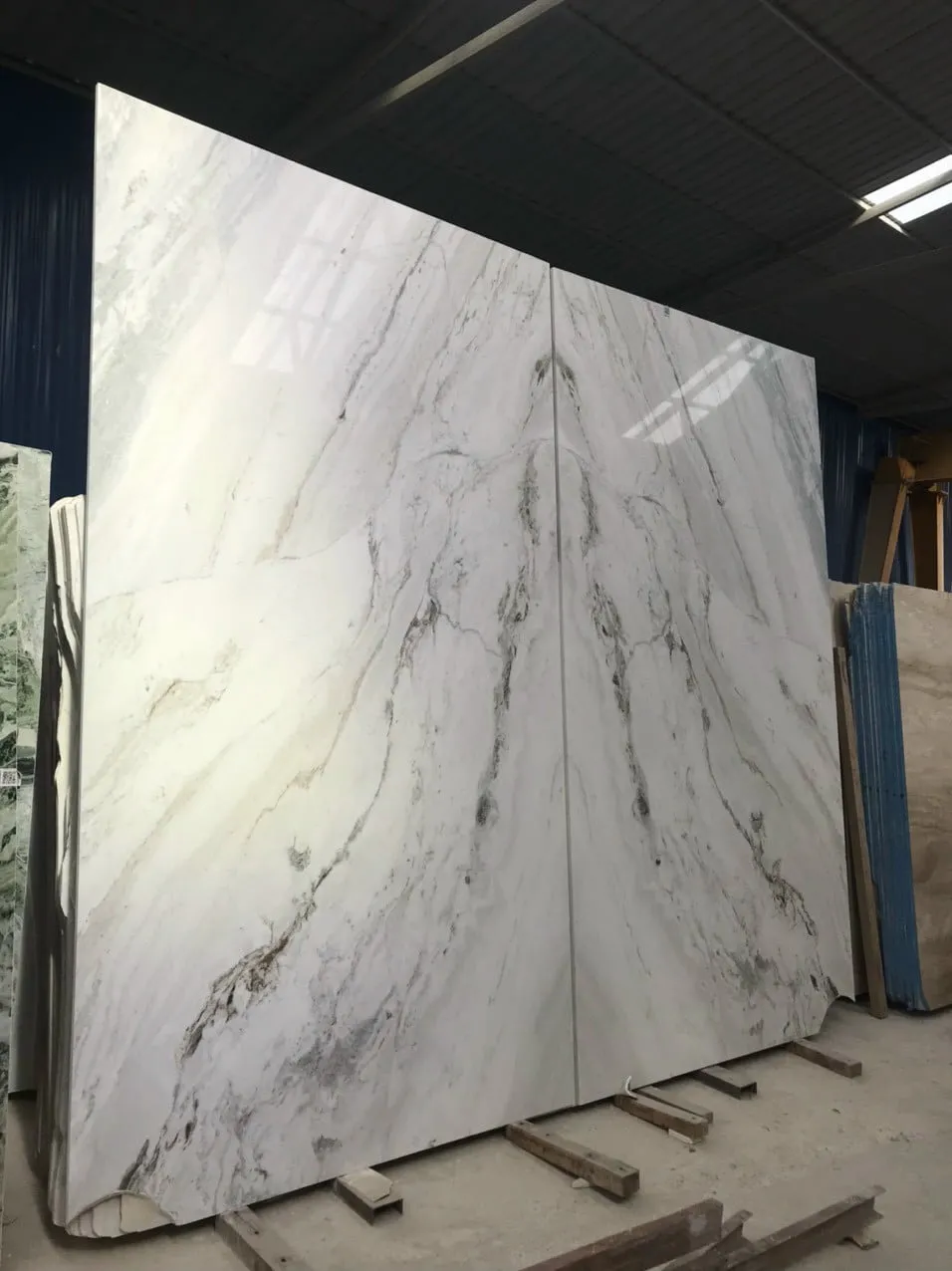 thi công tranh đá đối xứng